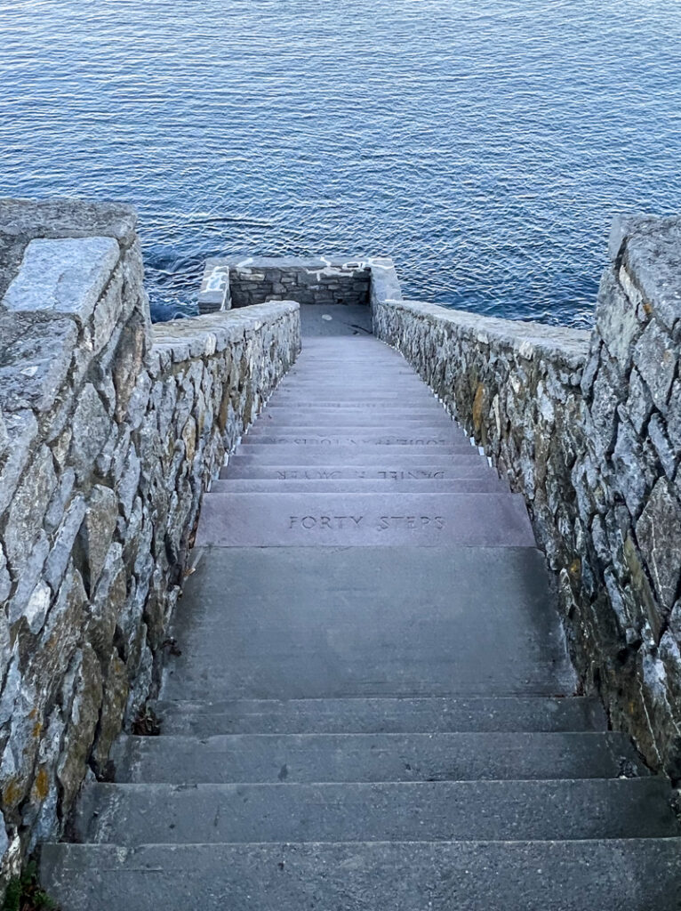 Newport Cliff Walk - 40 Steps